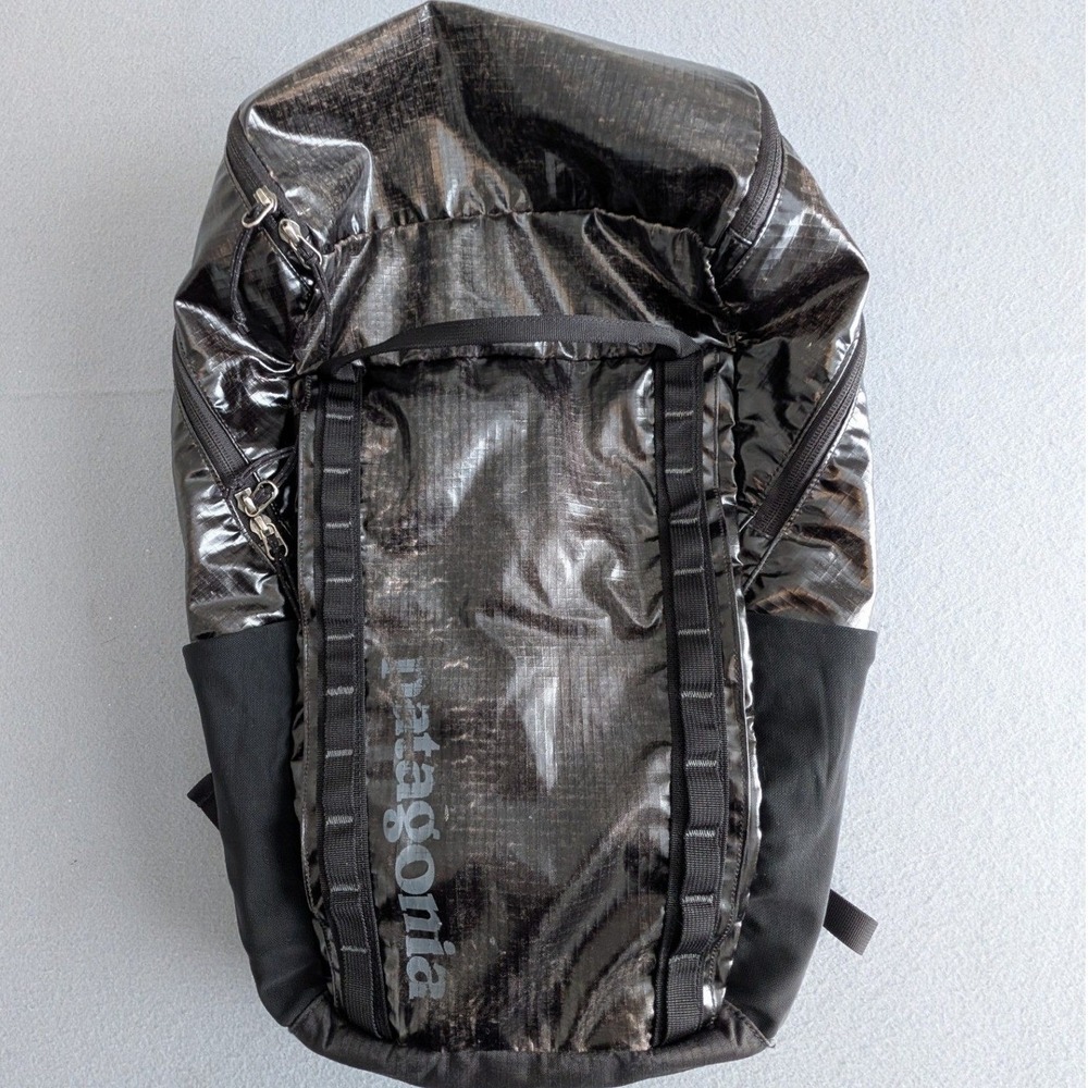 Patagonia Black Hole Pack 25L Black Weather Resistant Backpack